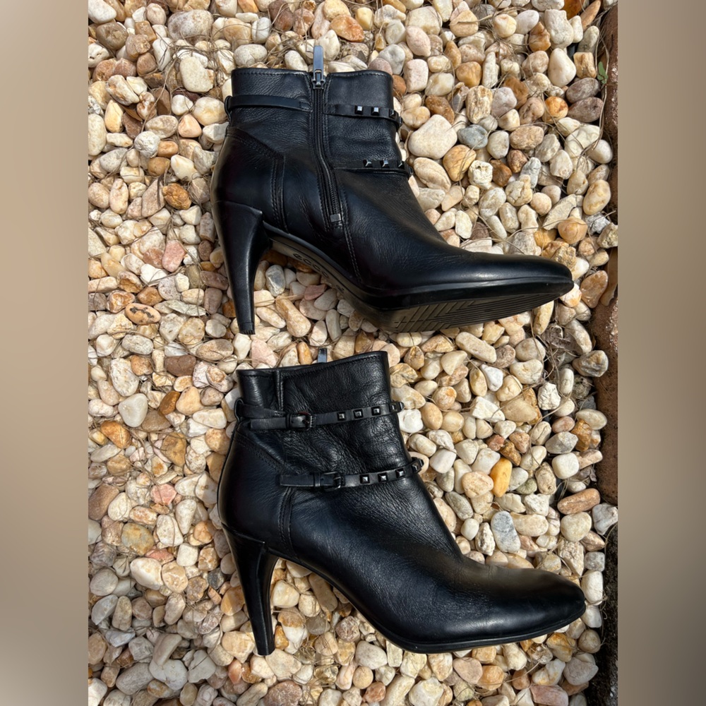Ecco Ankle Boots View 3